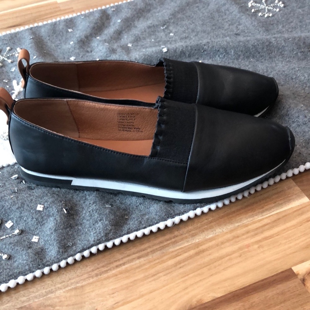 Gentle souls by Kenneth Cole Leather shoes 7 1/2